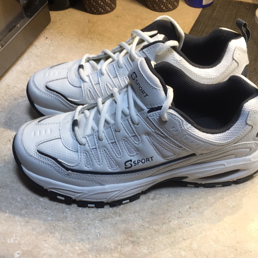 Mens 9.5 Skechers Sport Shoes